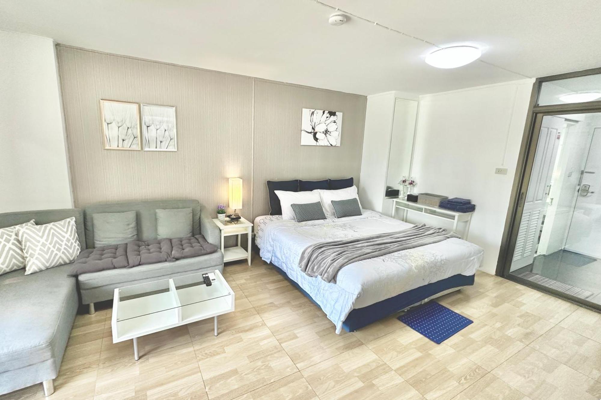 Cozy B At Nimman Studio Room In Condominium Chiang Mai Exteriör bild