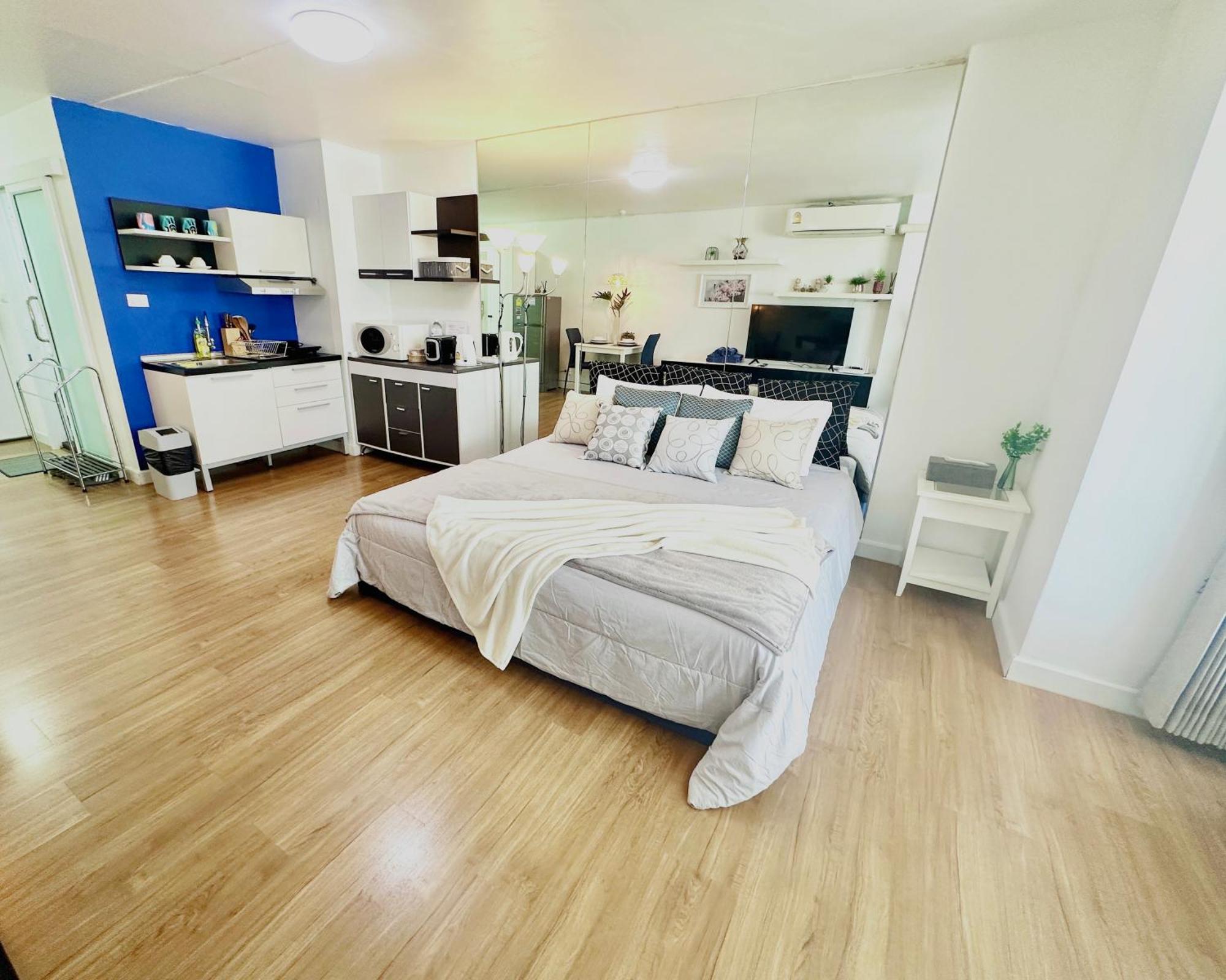 Cozy B At Nimman Studio Room In Condominium Chiang Mai Exteriör bild