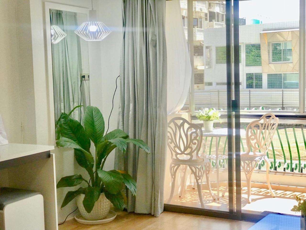 Cozy B At Nimman Studio Room In Condominium Chiang Mai Exteriör bild